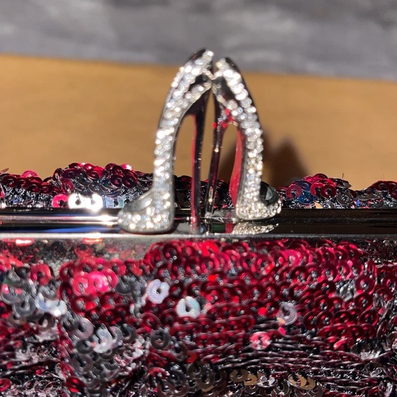 Christian Louboutin 100% Authentic clutch excellent condition red and silver seq - Picture 5 of 10
